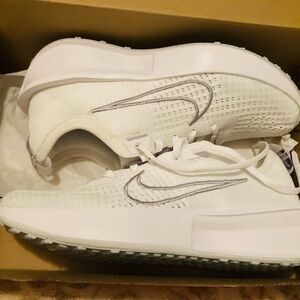 Brand New Nike interact run womens